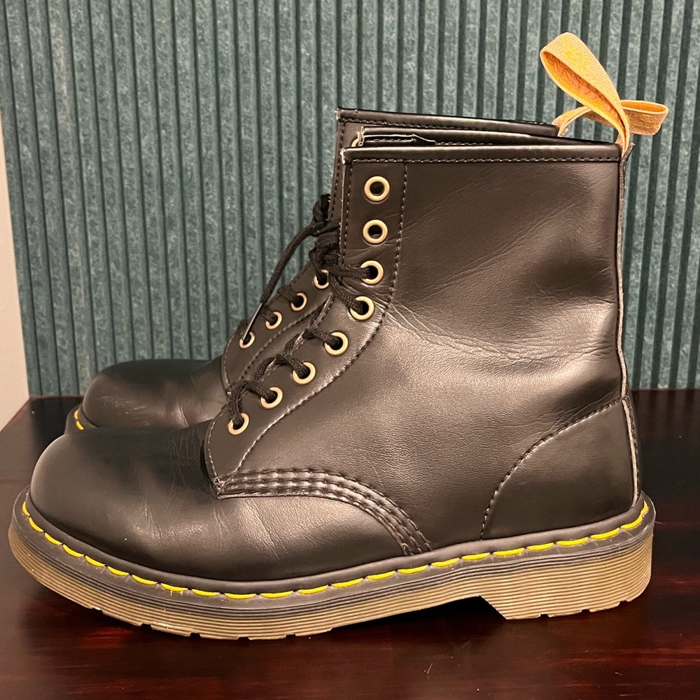 Dr. Martens Boots 8
